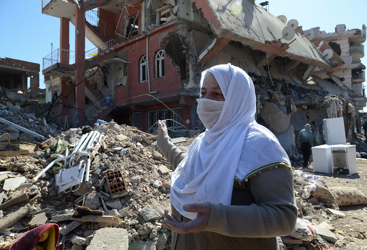 Turkey: Kurdish families return to shattered town of Cizre ...