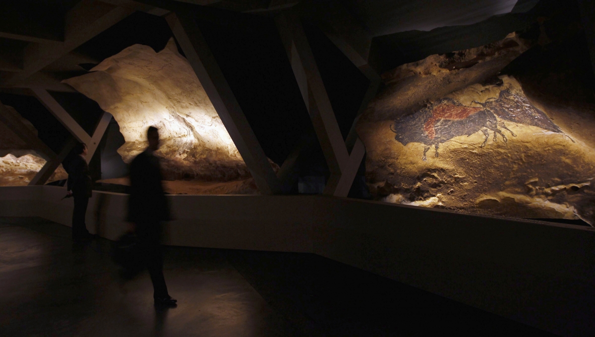 Lascaux Cave Paintings Huge Replica Of Palaeolithic Site To Open In   Lascaux Iv 