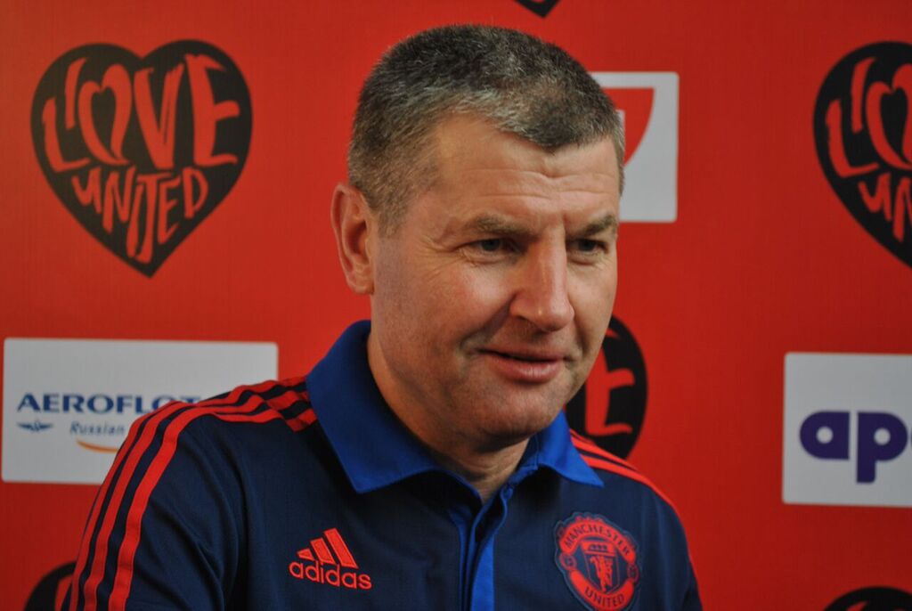 Manchester United Transfer News: Denis Irwin Backs Red Devils To Be ...