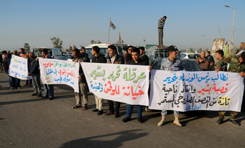 IS protests against chemical attack