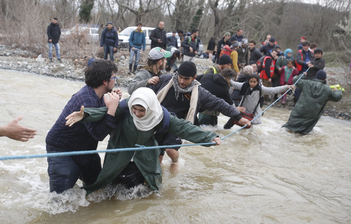 Refugees migrants Greece Macedonia