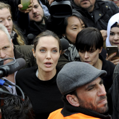 Angelina Jolie mobbed