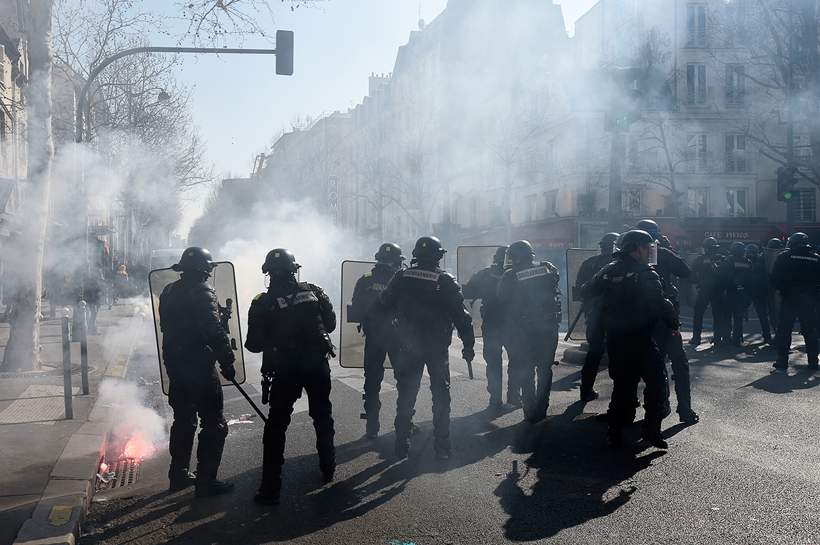 French students clash with police during protests against labour reforms