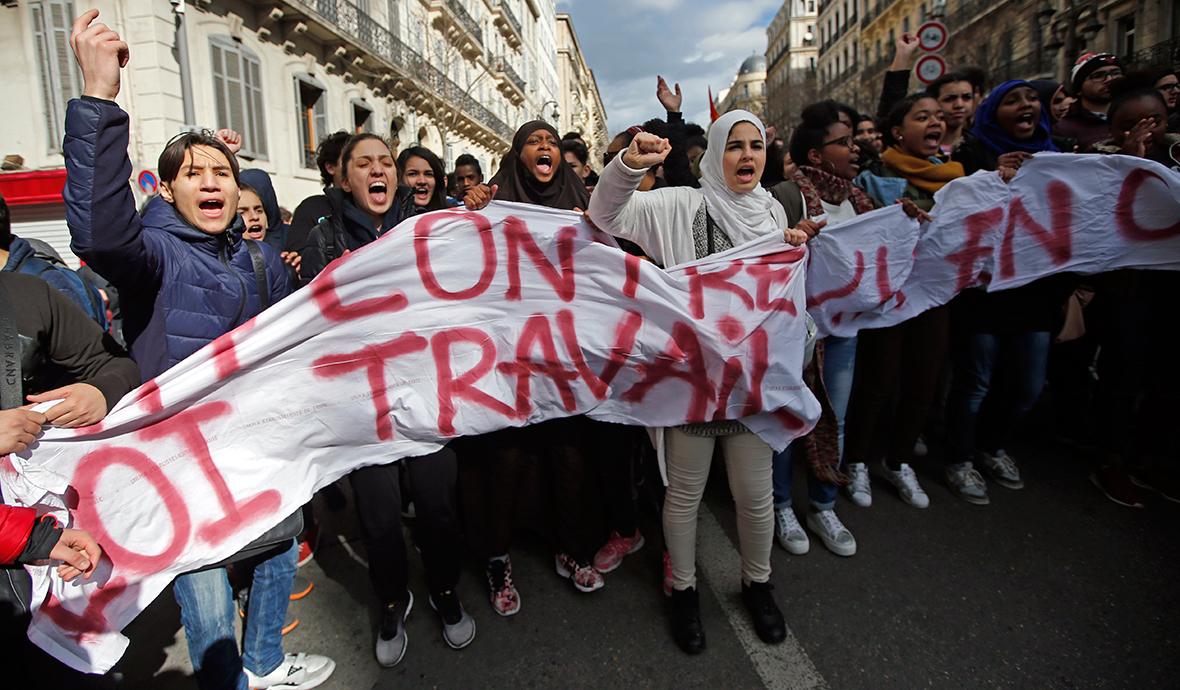 French students clash with police during protests against labour reforms