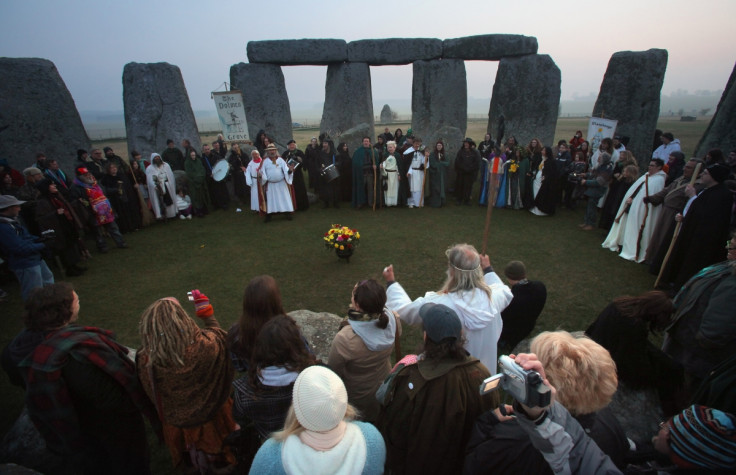 Stonehenge spring equinox