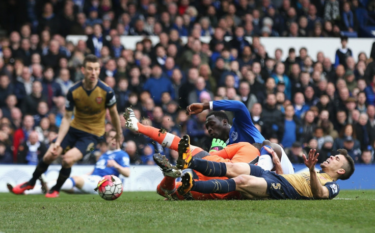 Ospina goes down injured