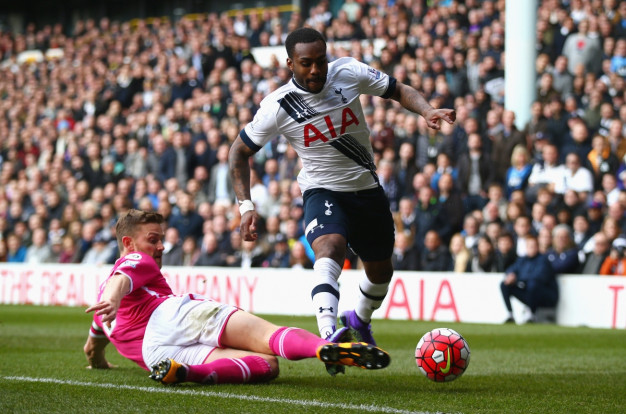 Danny Rose flies up the wing Danny Rose flies up the wing
