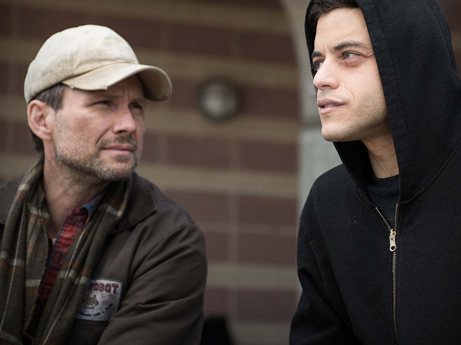Mr Robot Season 2 Plot: Sam Esmail Teases Elliot'S Inner Conflict And A  'Very Different Story'