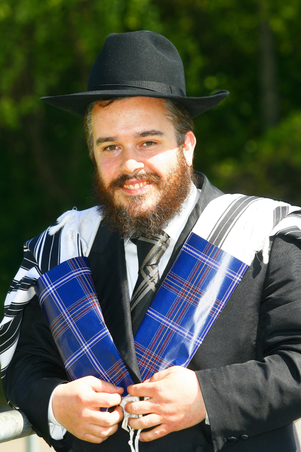 World's first 'kosher tartan' for Scottish Jews created after 300-year wait