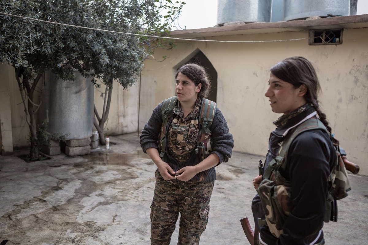 Sinjar women soldiers