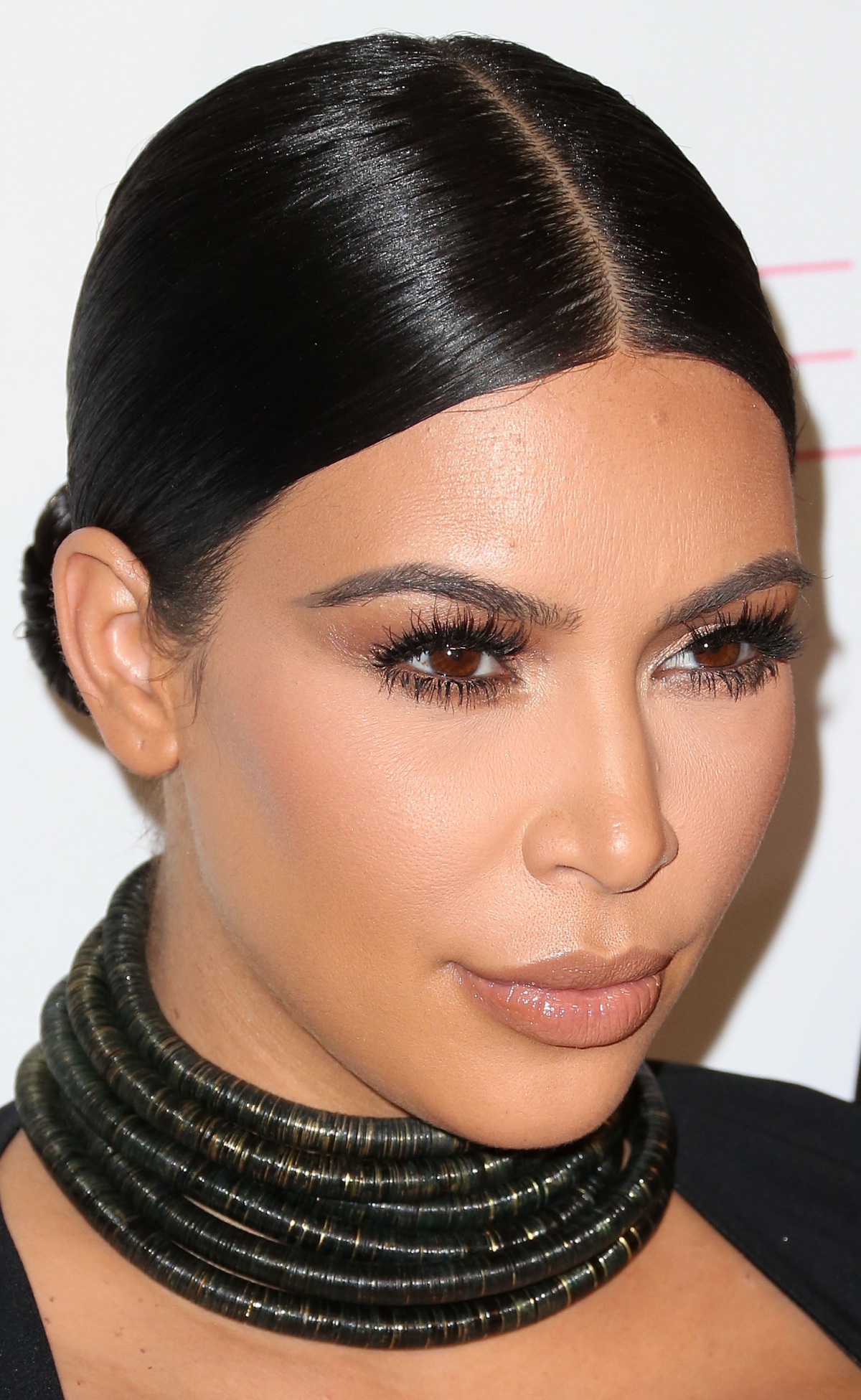 what-is-sandbagging-achieve-kim-kardashian-s-flawless-look-with-smudge