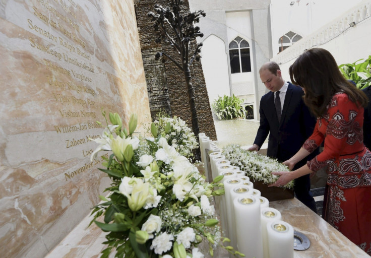 Royal couple lay a wreath in Mumbai