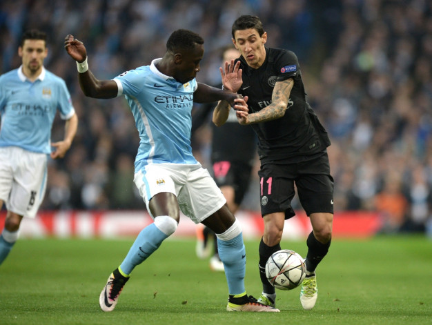 Di Maria dribbles with the ball Di Maria dribbles with the ball
