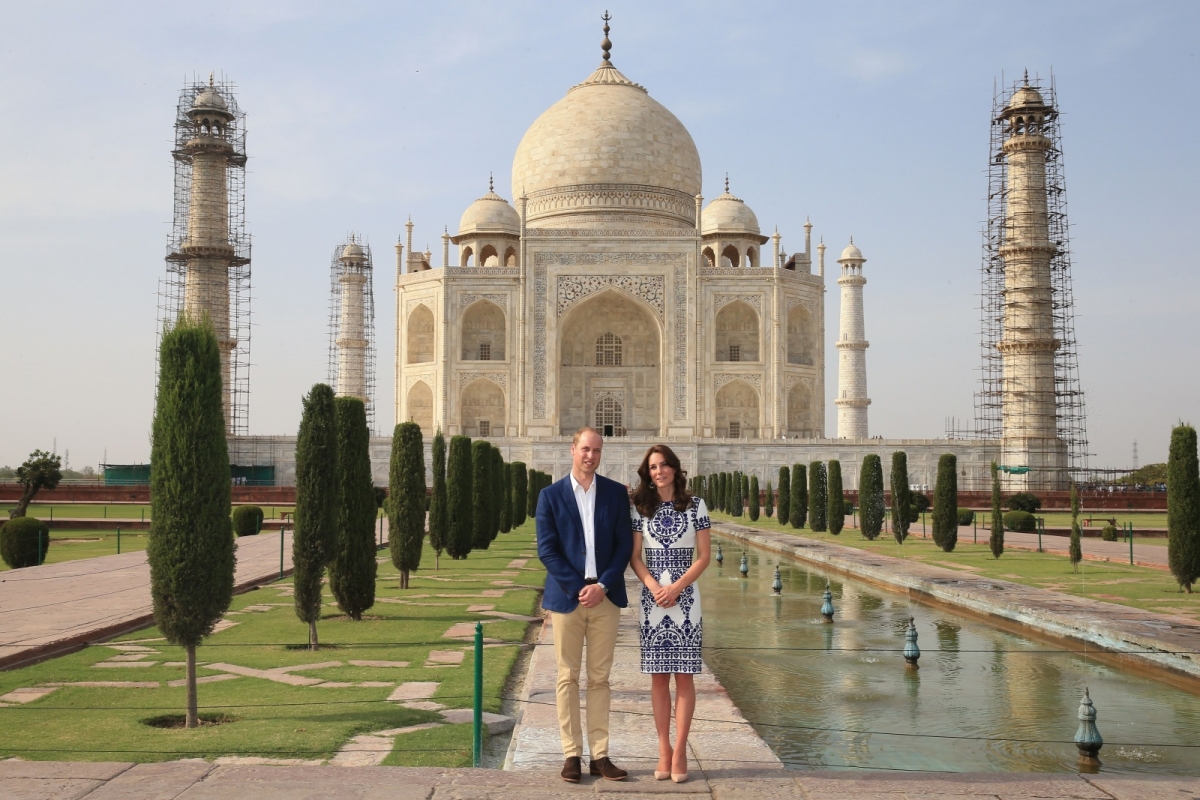 William Kate sit Diana Taj Mahal bench
