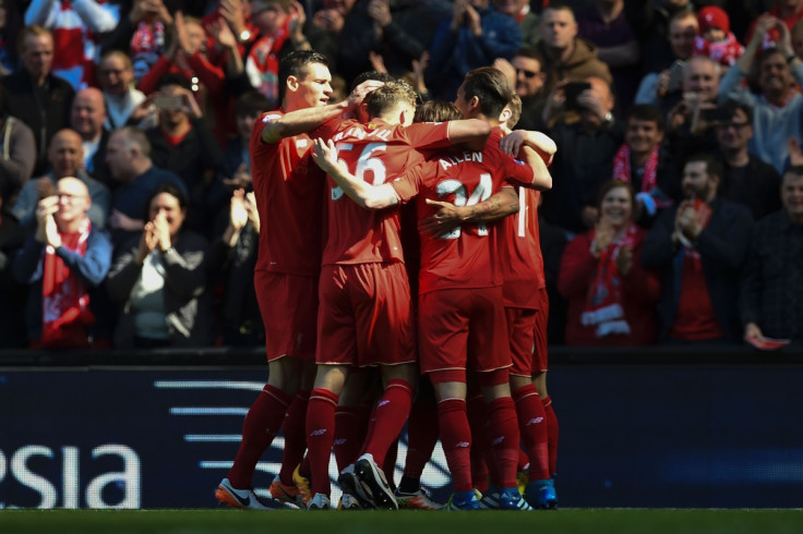 Liverpool players congratulate Sturridge