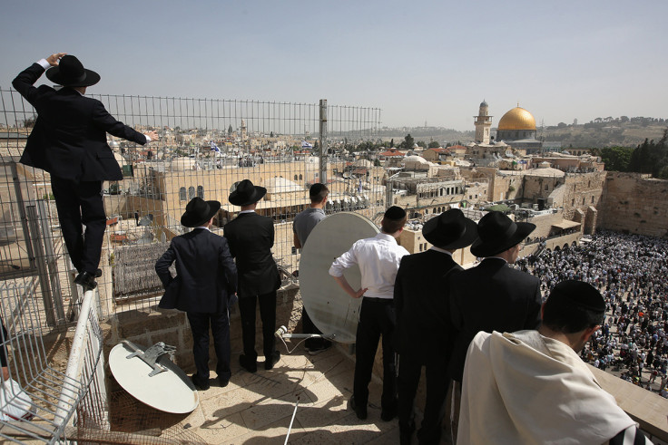 Jerusalem: priest's blessing