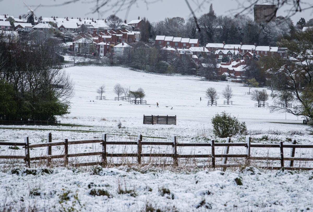 UK weather Snow warnings in England kick off Bank Holiday weekend