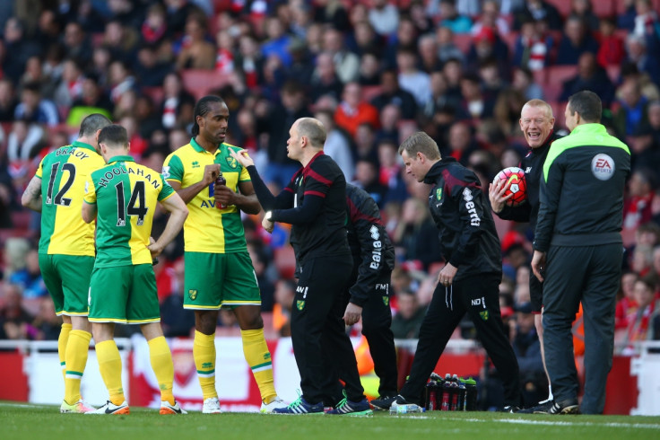 Alex Neil talks to his players