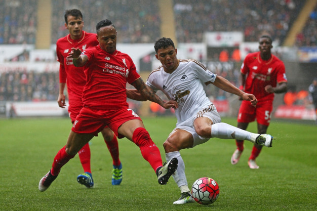 Jefferson Montero on the ball Jefferson Montero on the ball
