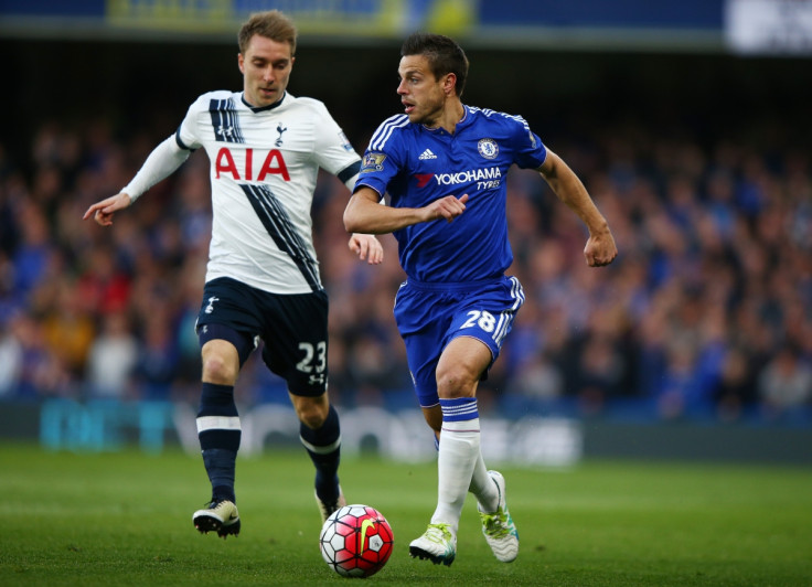 Cesar Azpilicueta dribbles with the ball