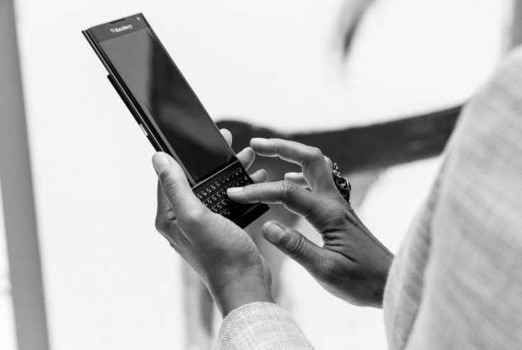Type by swiping on BlackBerry Priv Type by swiping on BlackBerry Priv