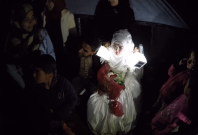 Refugees get married