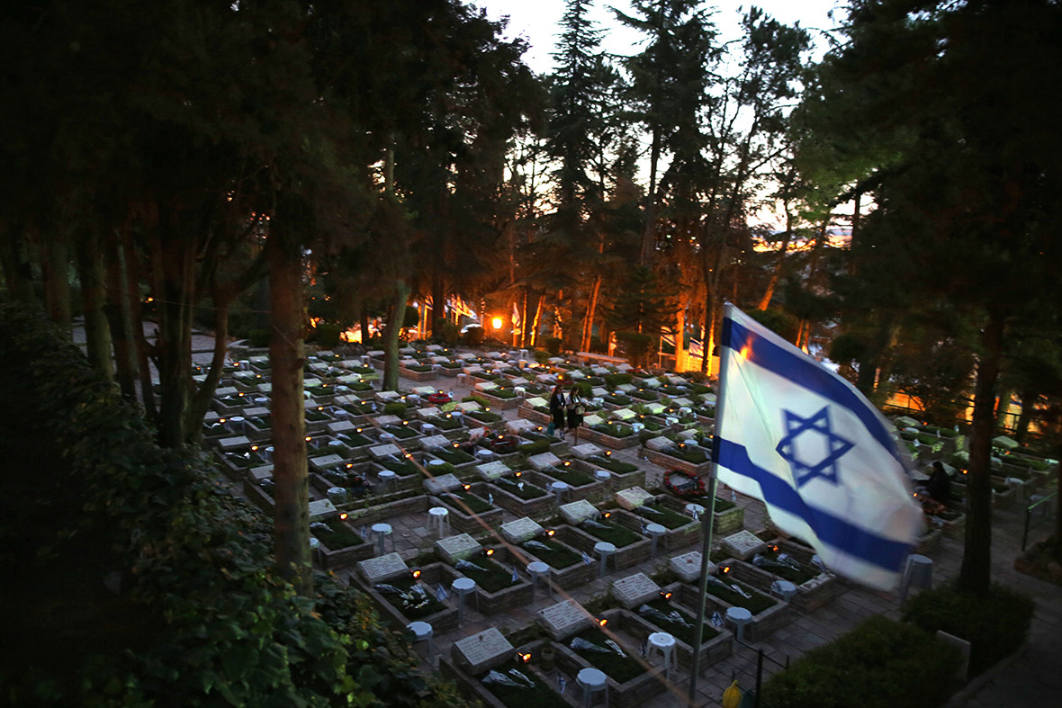 Memorial Day Israel observes twominute silence to remember fallen