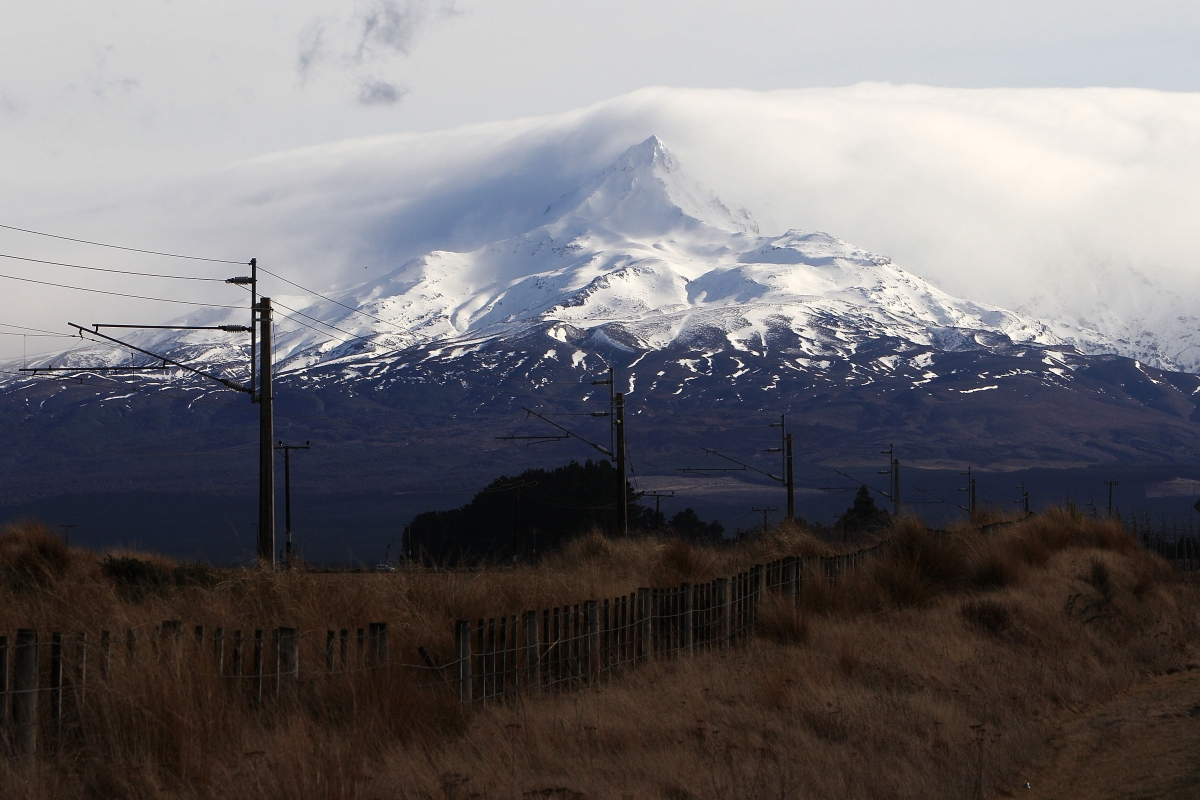 Mount Ruapehu Hikers told to stay away from Lord Of The Rings volcano
