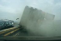 truck overturns on Tappan Zee Bridge
