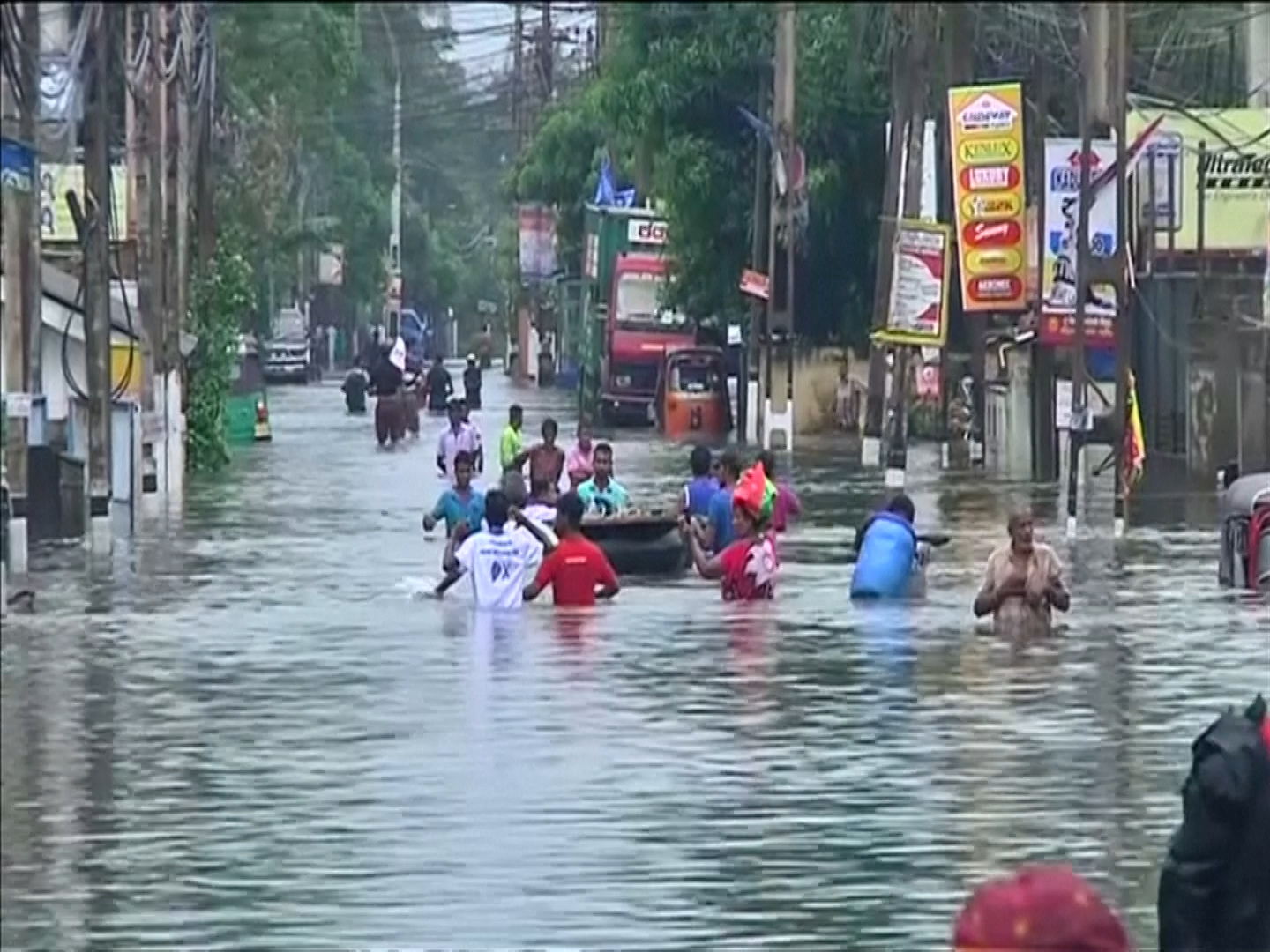 Sri Lanka landslide Catastrophic flood has forced 375,000 from their homes