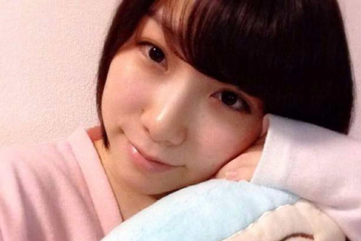 Japanese Pop Star Mayu Tomita Stabbed 24 Times By Stalker For Refusing His Gifts