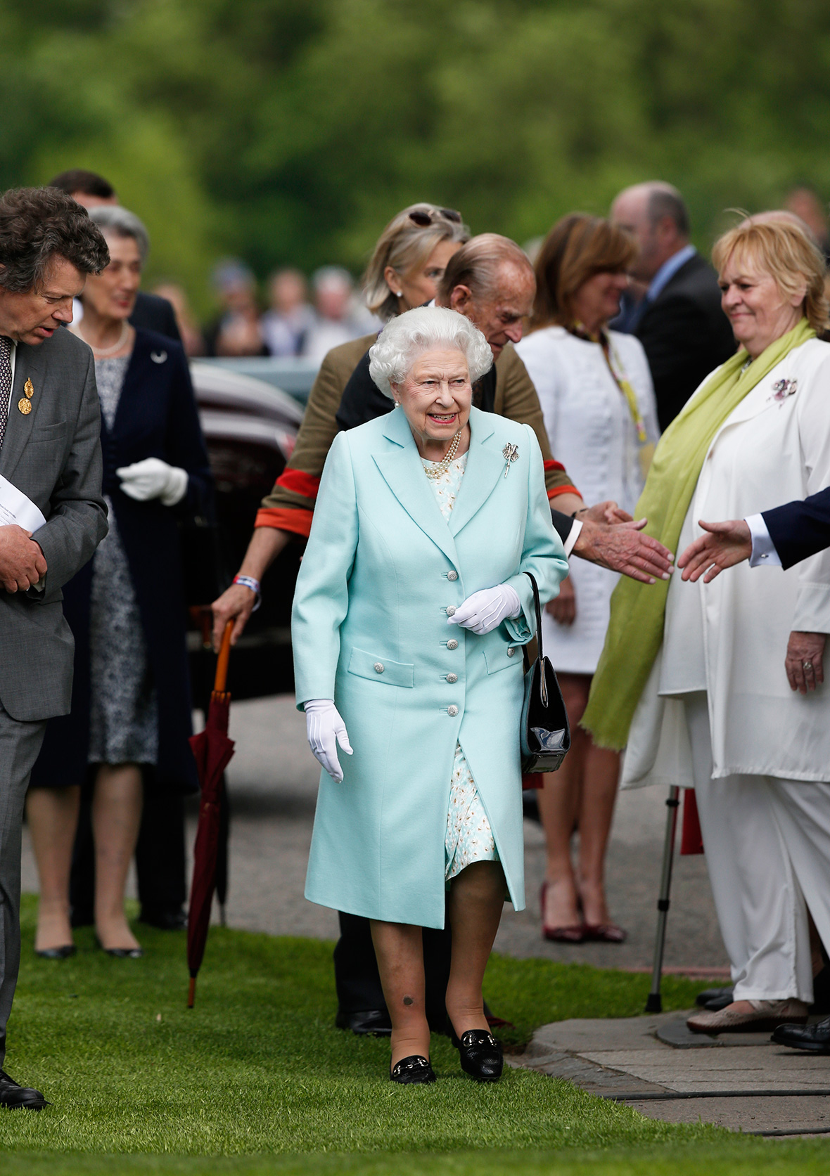 royals visit flowers