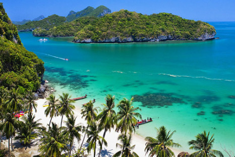 The beautiful beaches and clear waters of Koh Samui.