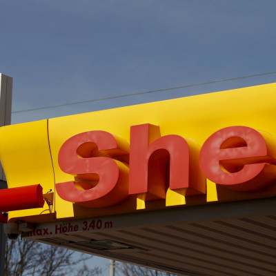Shell CEO rejects idea to switch its investments from hydrocarbons to renewable