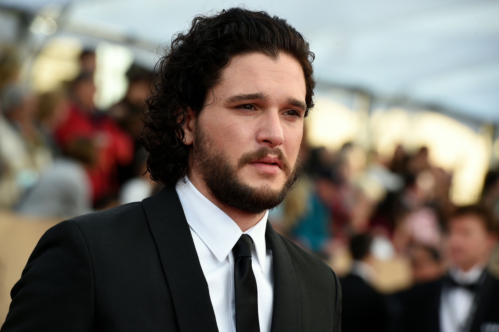 Kit Harington 'bangs on table' and 'gets in peoples' faces' before ...