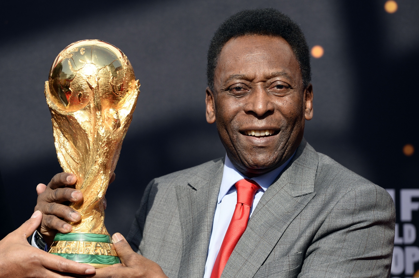 Pele to auction off his football memorabilia collection including World