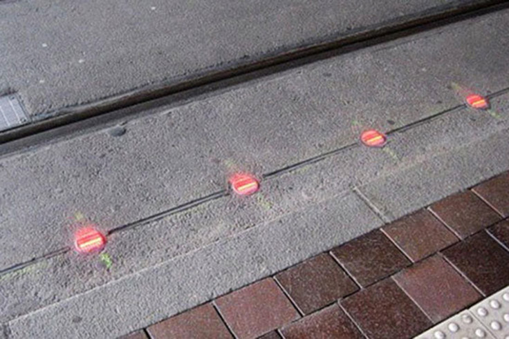 Ground level traffic lights