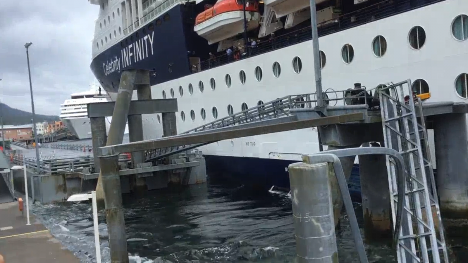 alaskan cruise ship hits dock