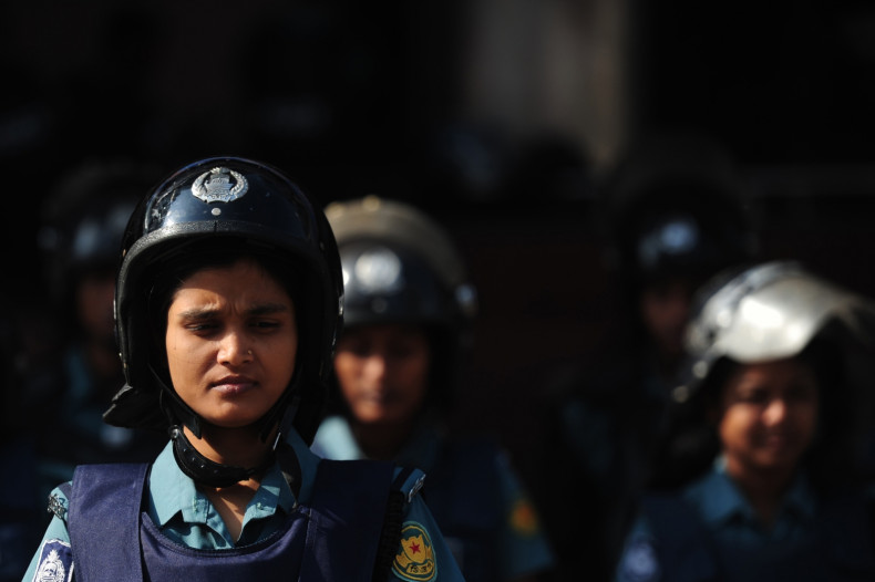 Bangladesh policewoman