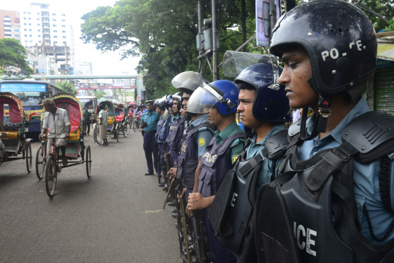 Bangladesh policemen