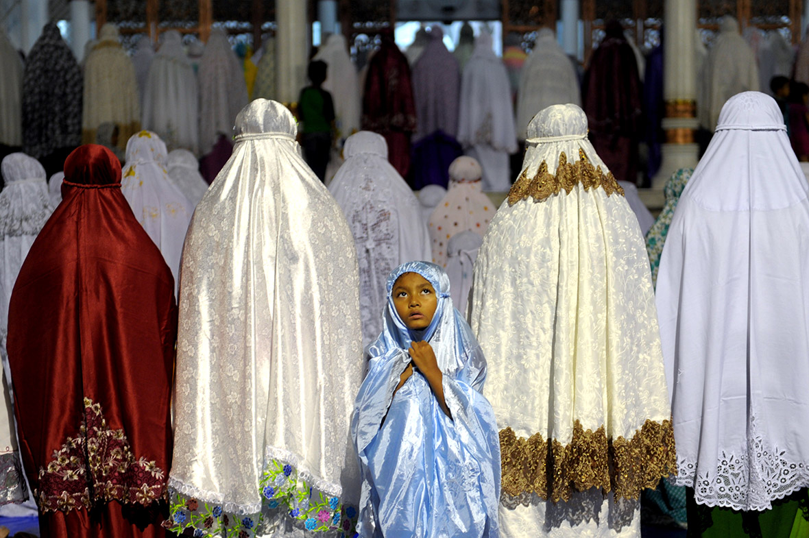 Ramadan Mubarak! Photos of Muslims around the world 