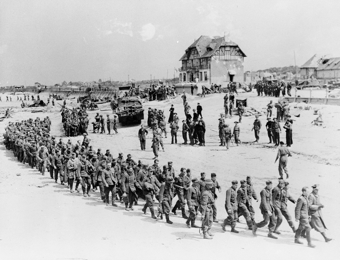 DDay, 6 June 1944 Photos of Allied troops storming Normandy and
