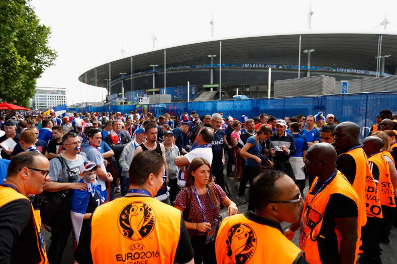 Fans pour into the Stade de France