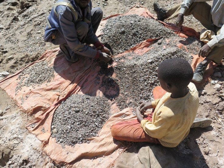 Cobalt mining by child labour in the Democratic Republic of Congo