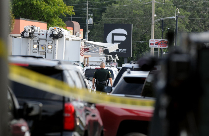 Police seen outside Pulse, Orlando