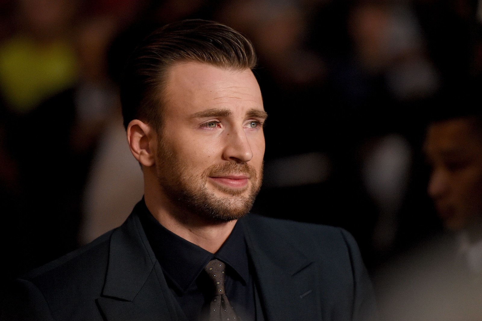 Captain America star Chris Evans 'cringing' over relationship with ...