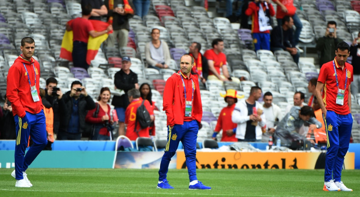 The Spanish players before kick-off