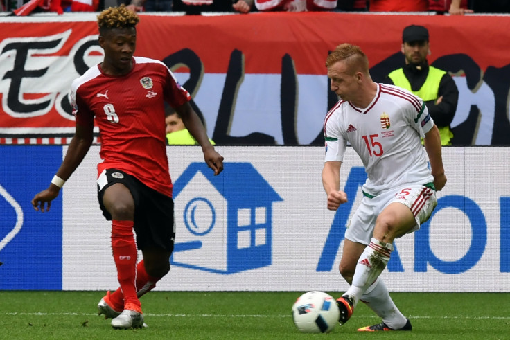 David Alaba tries to create an opening