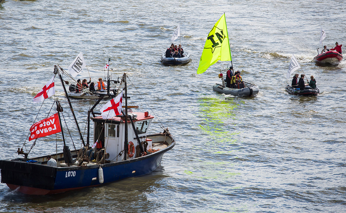 Vote Leave flotilla Thames