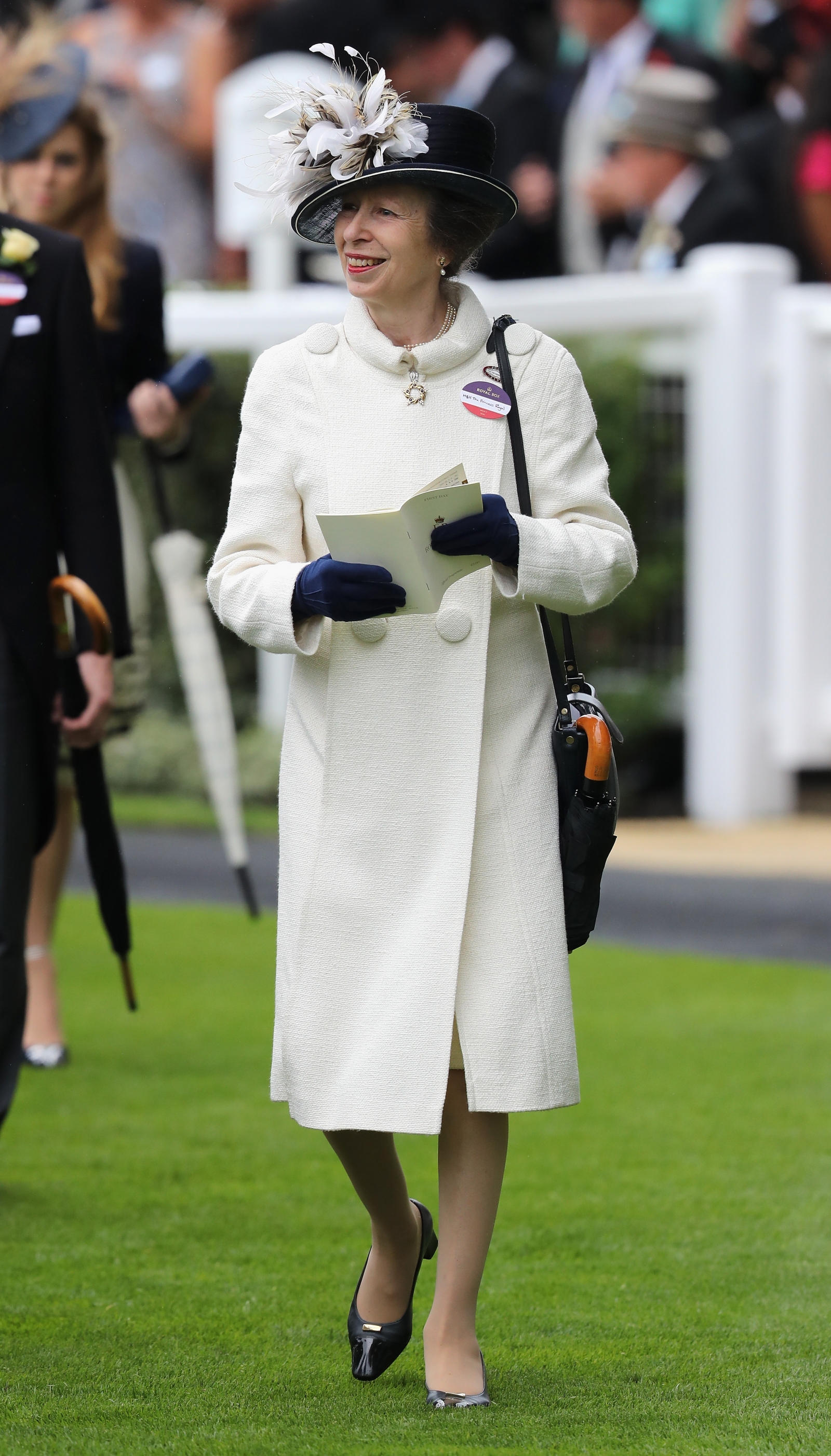 Ascot 2016 Queen Elizabeth II and Kate Middleton lead the best dressed